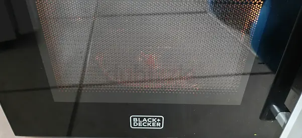 Black+Decker Countertop Microwave - Good Working Condition