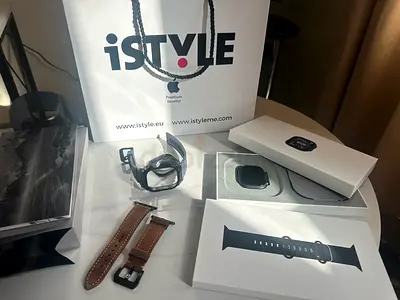 Apple Watch ultra 3 GPS + cellular 49mm black titanium case with extra leather and silicone straps