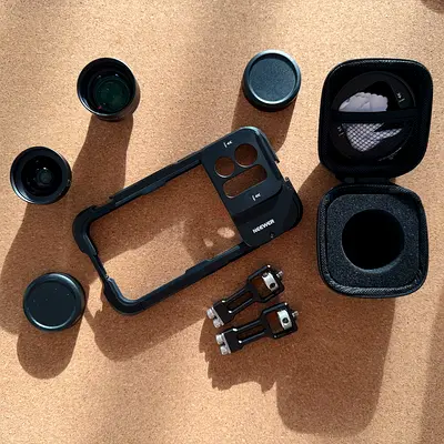 Neewer Smartphone Camera Cage IPhone 15 Pro Max + 2 Detachable Lenses
