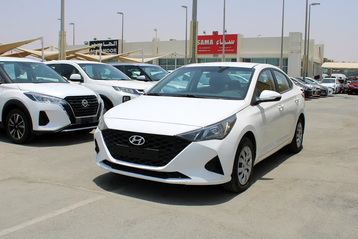 Hyundai Accent 2023 — photo 1 of 10