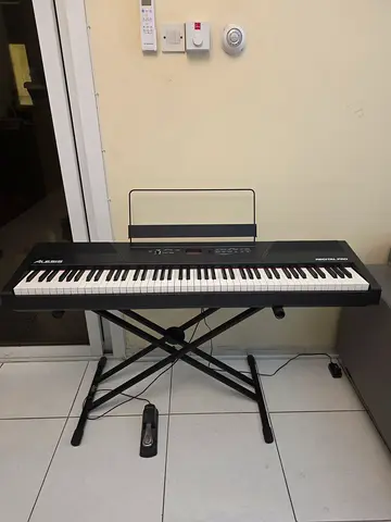 Alesis Recital Pro 88-Key Digital Piano - Excellent Condition