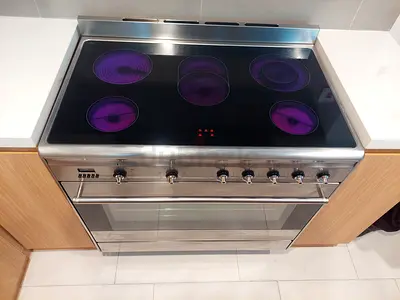 New Model Smeg 5 Rings Full Electric Ceramic Cooker Range Size 90cm