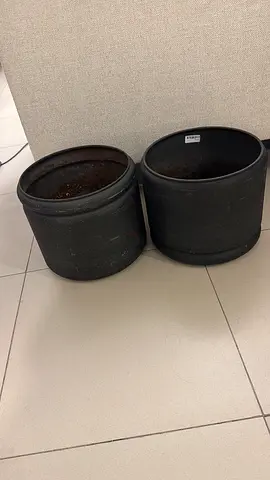 Pots 2 for 100 dhs