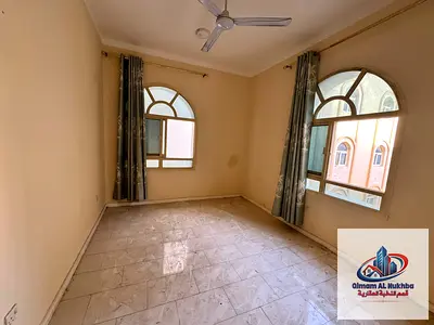 غرفتين وصالة النباعة الشارقة بلكونة تكييف وغاز مركزى مساحات واسعة مناسبة للعائلات تشطيبات مميزة ونوافذ راقية مطبخ وعدد 2 حمام