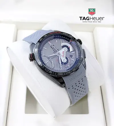 TAG heuer watch with chrono for men