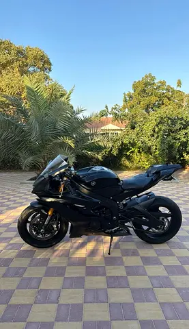 Yamaha R6 race