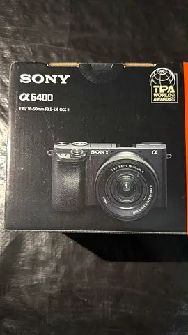 Sony Alpha a6400 with 16-50mm Lens (Boxed) - Good Condition