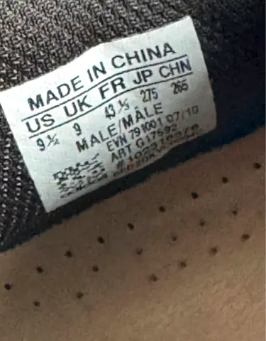 Pair of mens shoes - size 9.5 US (used)