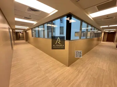 اول ساكن-طابق عالى -مسبح-جيم-باركن-حديقه-صيانه فرى-سهل الى مخرج دبى وشارقه