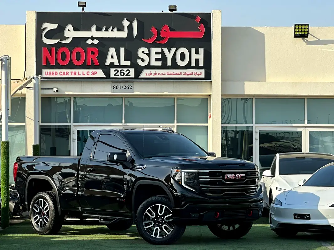GMC Sierra 2025 — photo 1 of 11