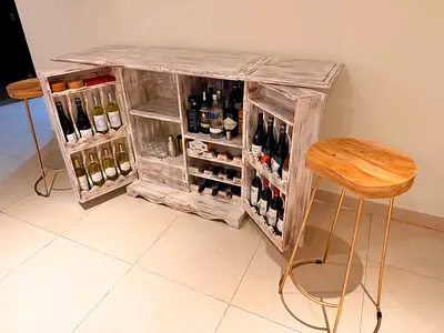 Vintage-style Wooden Bar Cabinet with 2 Stools - Rustic White Finish
