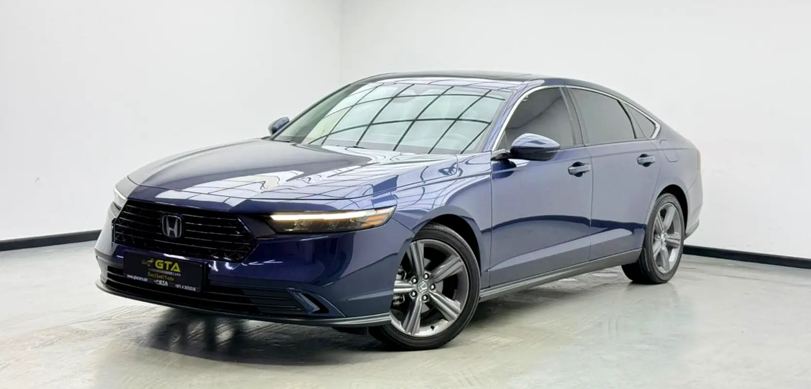 Honda Accord 2023 — photo 1 of 17