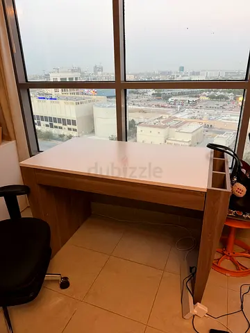 Modern Study Desk / Home Office Desk – Excellent Condition