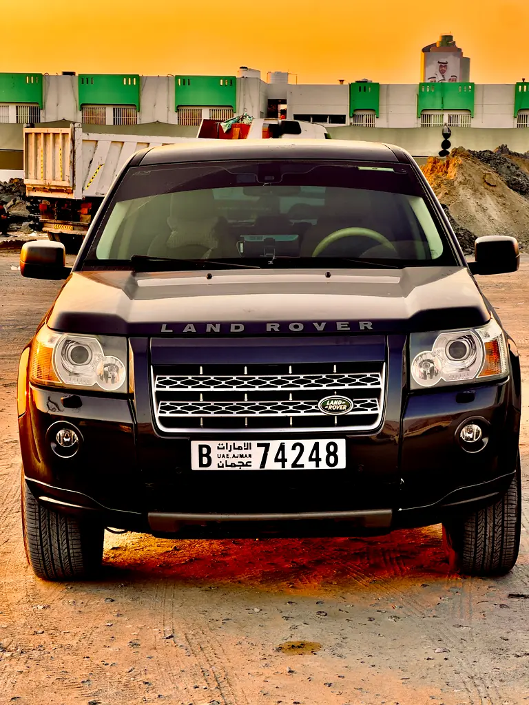 Land Rover LR2 2010 — photo 1 of 11