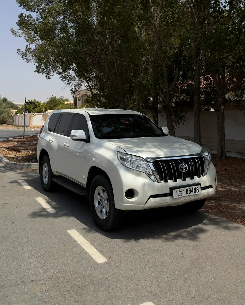Toyota Prado 2014 — photo 1 of 8