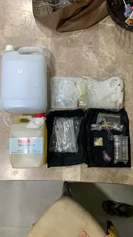 Epoxy resin kit with hardener and mixing accessories + With the color range