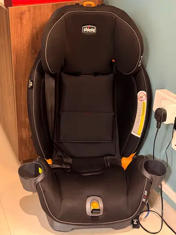 Chicco Fit4in1 Multi stage car seat - good condition