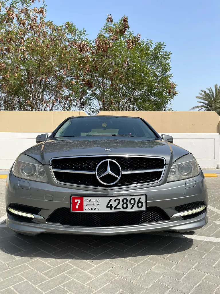 Mercedes-Benz C-Class 2010 — photo 1 of 16