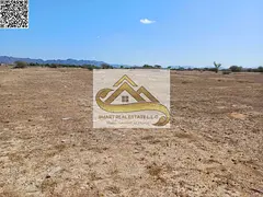 corner land in Manama 8 big land and good location