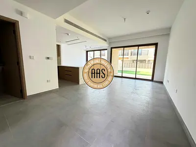 Modern Living | 3-Bedroom Townhouse Villa For Rent in La Violeta Villanova