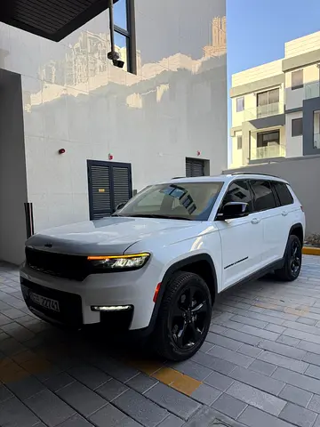 Jeep Grand Cherokee Altitude 2022 GCC Specs - Excellent Condition