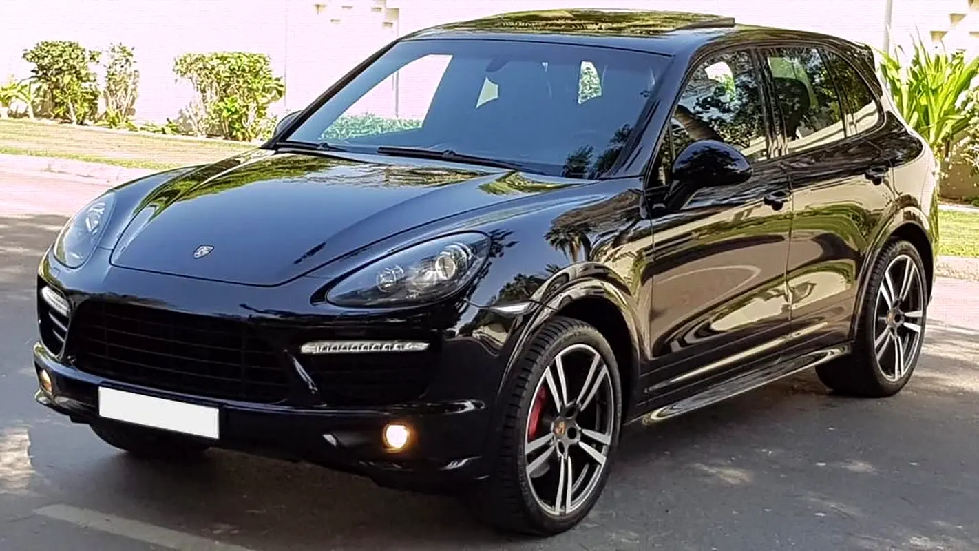 Porsche Cayenne 2014 — photo 1 of 18