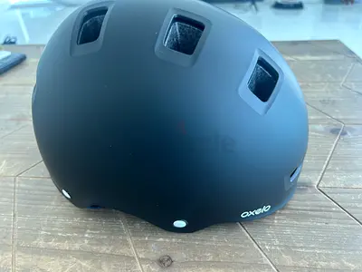 Decathlon Oxelo Matte Black Multi-Sport Helmet (Adult, Size 59-62cm) Excellent condition