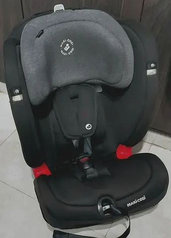 Maxi cosi titan plus ( 1y to 12 years