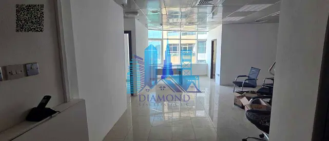OFFICE BIG SIZE WITH PARTETIONS FOR RENT IN HORIZON TOWERS