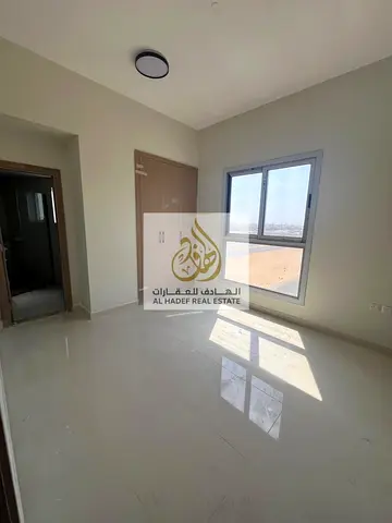 🏡 للايجار السنوي بعجمان | شقة غرفتين وصالة في الجرف 3 🏡 ✨ تاني ساكن | مساحة واسعة | موقع مميز
