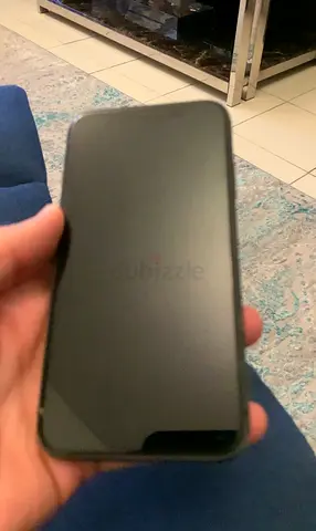 iPhone 11 with black screen - good condition, iCloud Locked