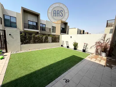 Near to Amenities 3-BR Townhouse Villa For Rent in La Violeta Villanova