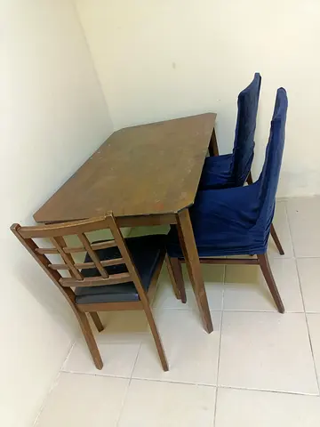 table and 4chairs