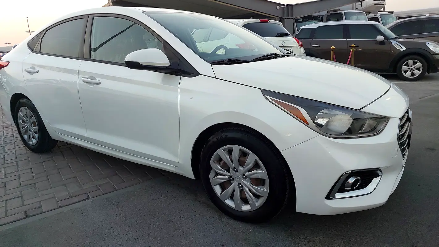 Hyundai Accent 2020 — photo 1 of 19