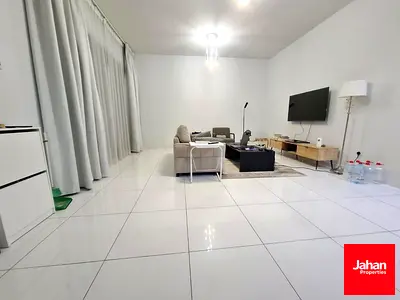 صفقة مميزة | موقع استراتيجي | تصميم واسع | شاغرة وجاهزة للسكن