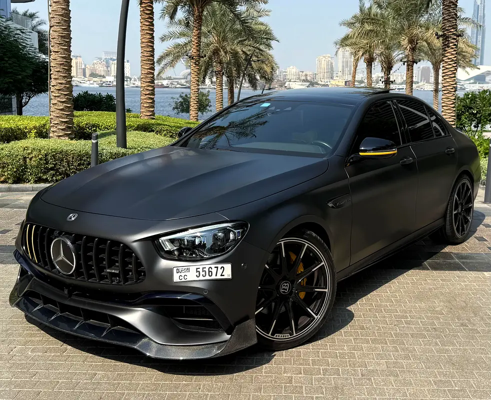 Mercedes-Benz E-Class 2022 — photo 1 of 16