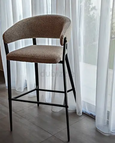 Modern boucle bar stool with black metal frame - set of 4 chairs