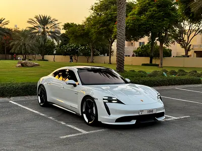 2021 Porsche TAYCAN 照片 2