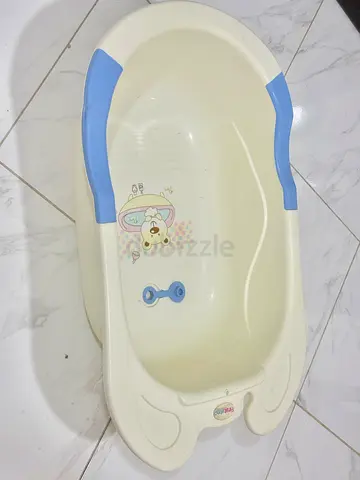 Used baby bathtub with anti-slip grips - light blue/white