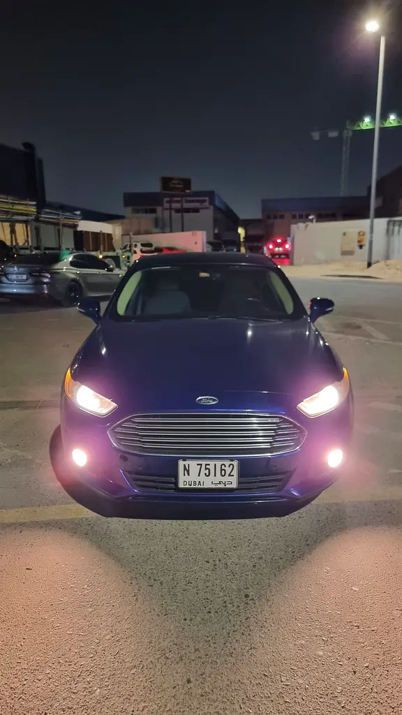 Ford Fusion 2016 — photo 1 of 4