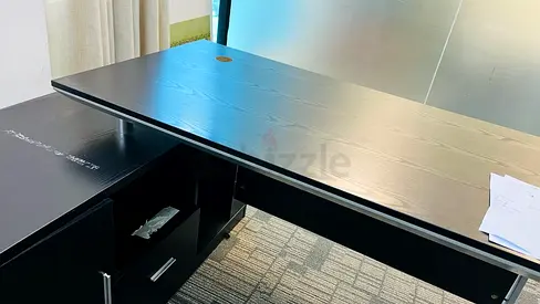 BLACK DESK
