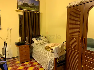 Executive bedspace available in baniyas east near bawbat mall and lulu