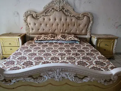 Ornate King Size Bed with Matching Nightstands - Classic Carved Frame