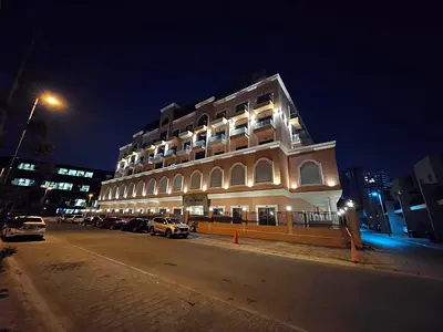 SUMMER OFFER | 1 MIN WALK TO CIRCLE MALL | CLOSE TO EXIT | READY TO MOVE IN
