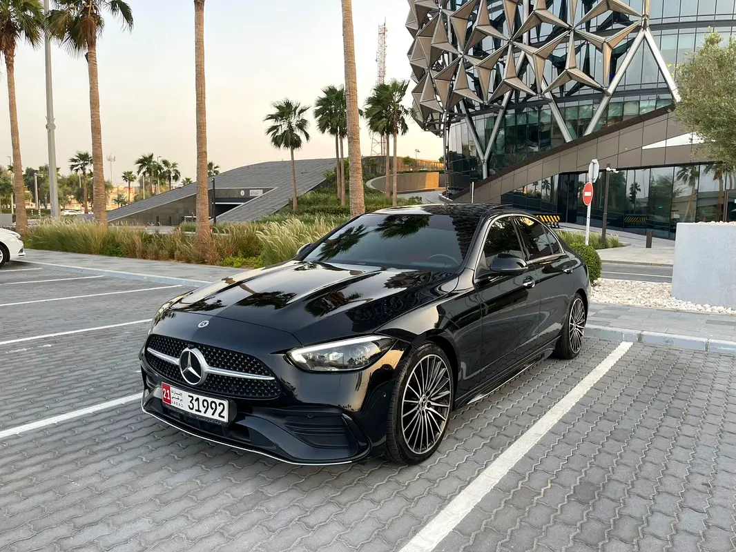 Mercedes-Benz C-Class 2025 — photo 1 of 15