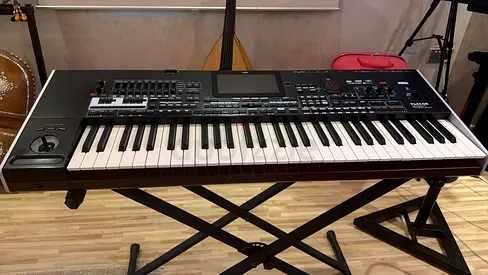 Korg PA4X MG 2 Professional Arranger Keyboard - 61 Keys, Excellent Working Condition