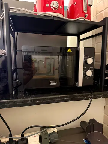 Black+Decker Microwave Oven – Excellent Condition