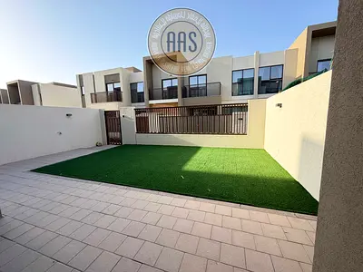 Best Price ! 3BR + Maid’s Townhouse Available For Rent in Villanova
