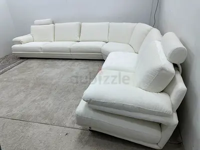 Like new condition Natuzzi brand corner sofa
