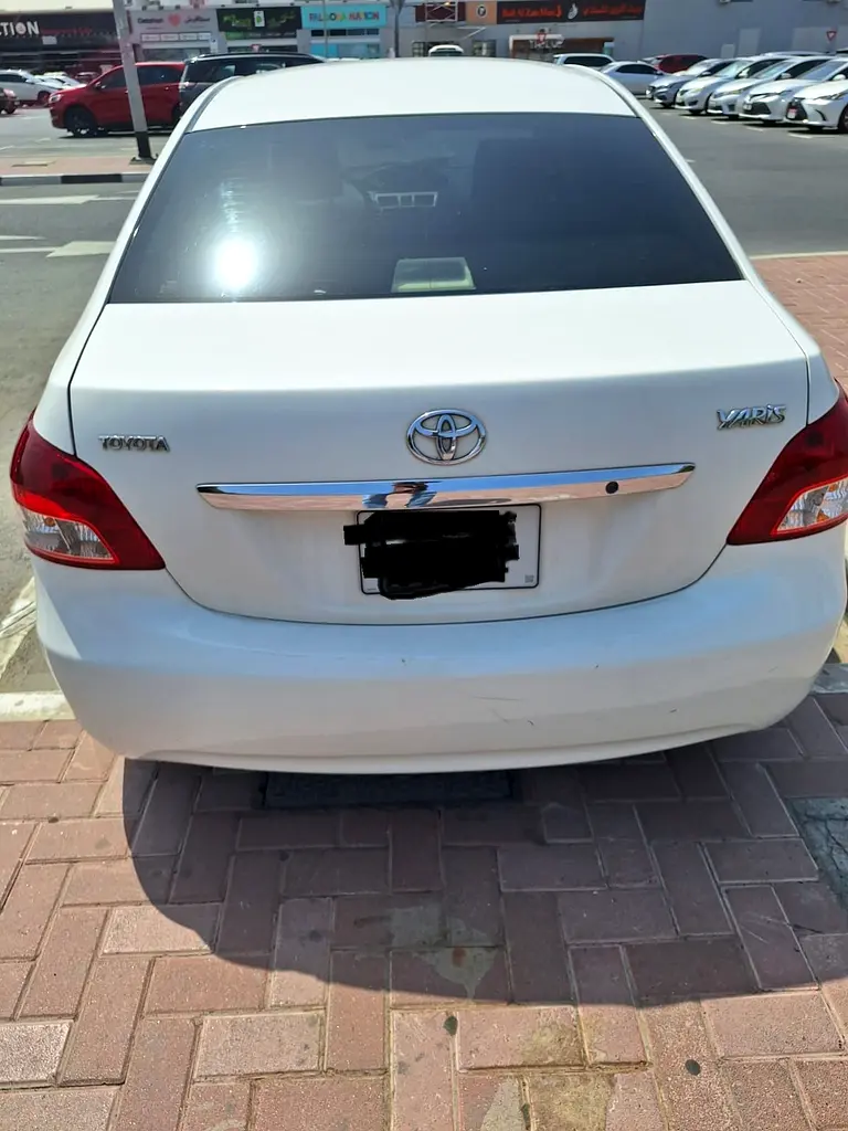 Toyota Yaris 2008 — photo 1 of 4